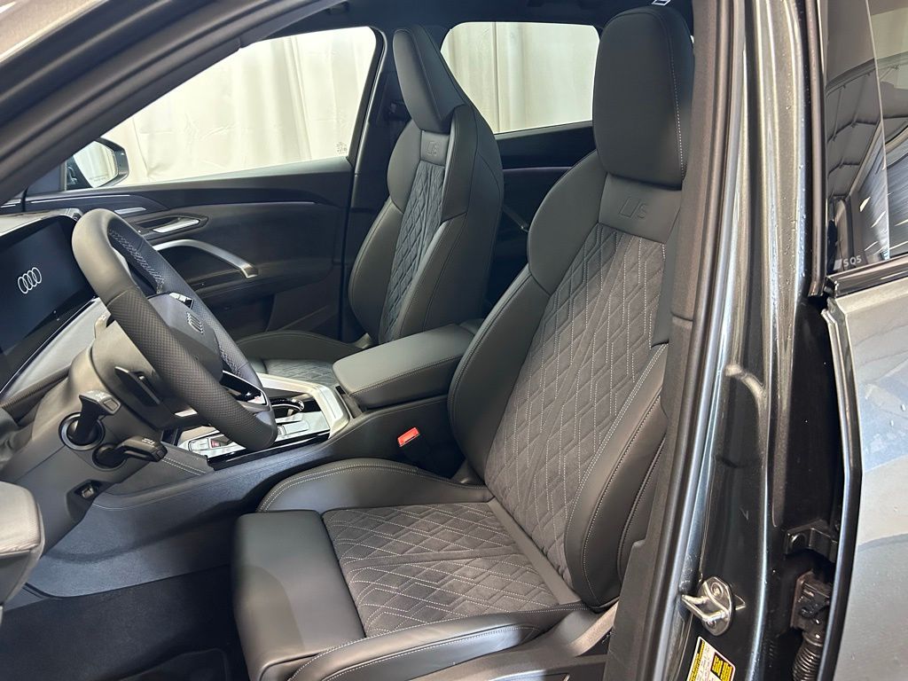 2026 Audi SQ5 Premium Plus - Photo 7