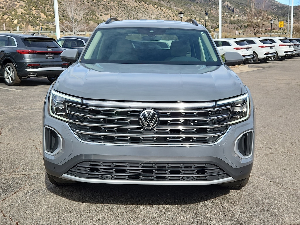 Certified 2025 Volkswagen Atlas 2.0T SE w/Technology 2.0T SE w/Technology FWD