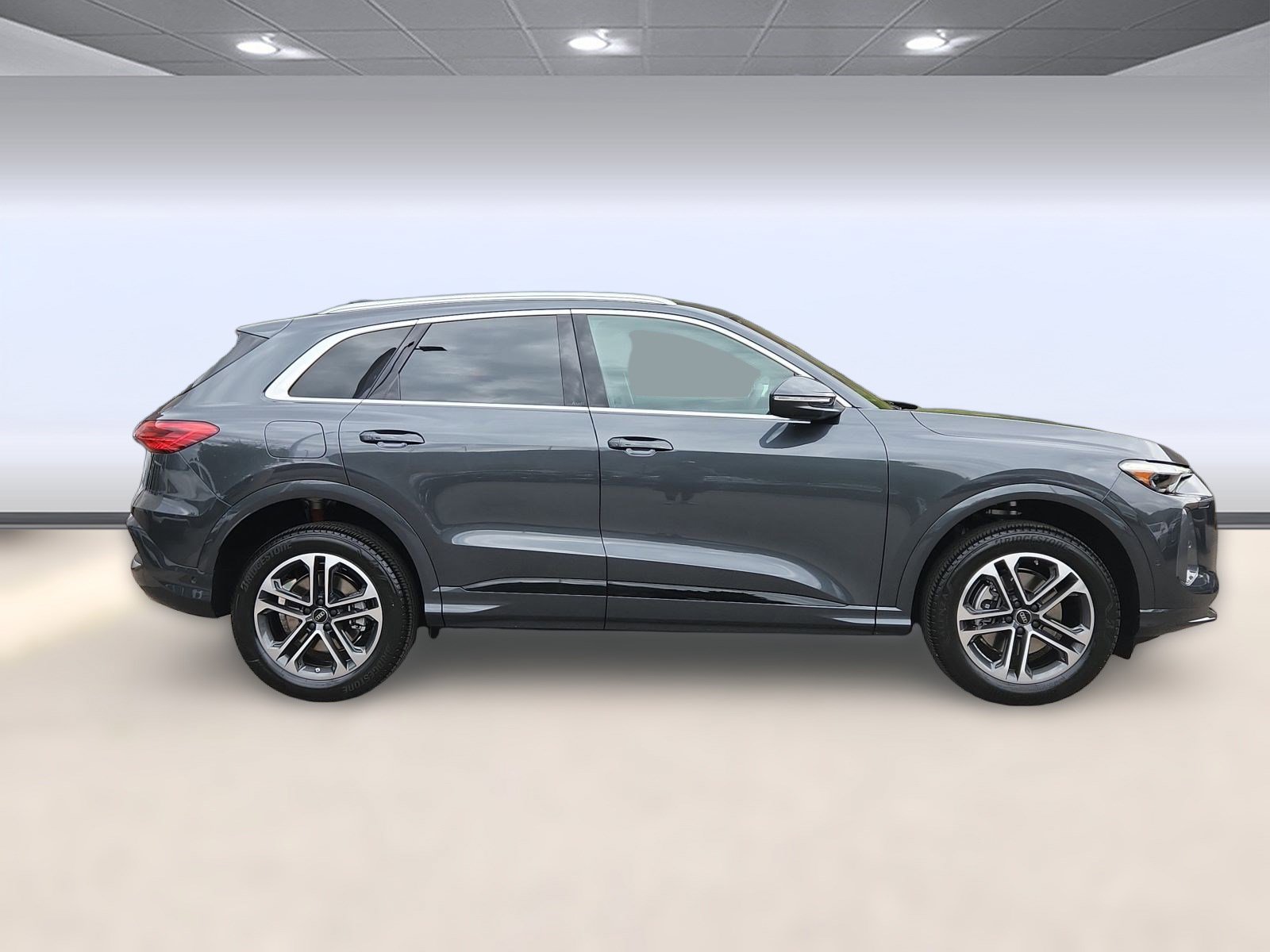 2025 Audi Q5 Premium Plus TFSI photo 2