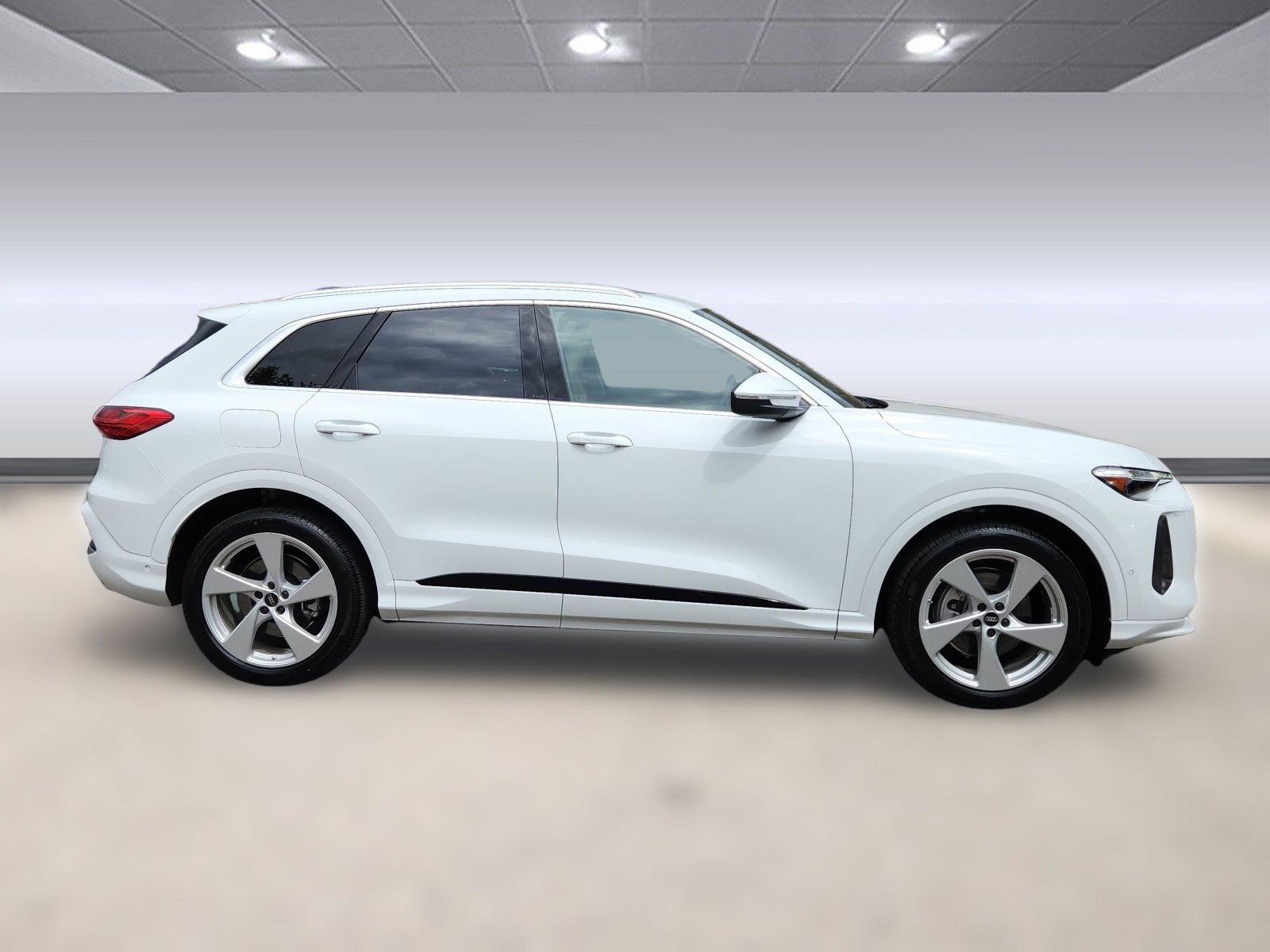 2025 Audi Q5 2.0T Prestige photo 2