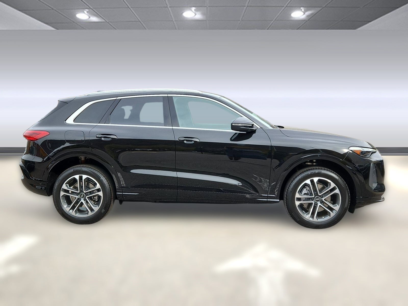 2025 Audi Q5 Premium Plus TFSI photo 2