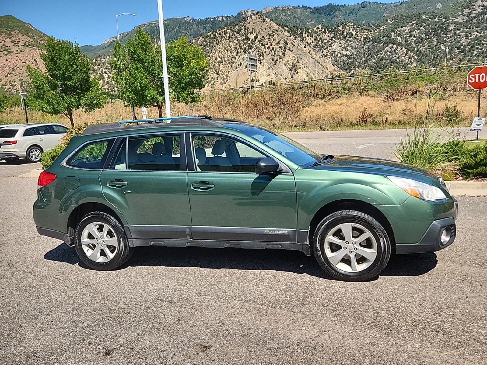 Used 2014 Subaru Outback Base with VIN 4S4BRBACXE3301668 for sale in Glenwood Springs, CO