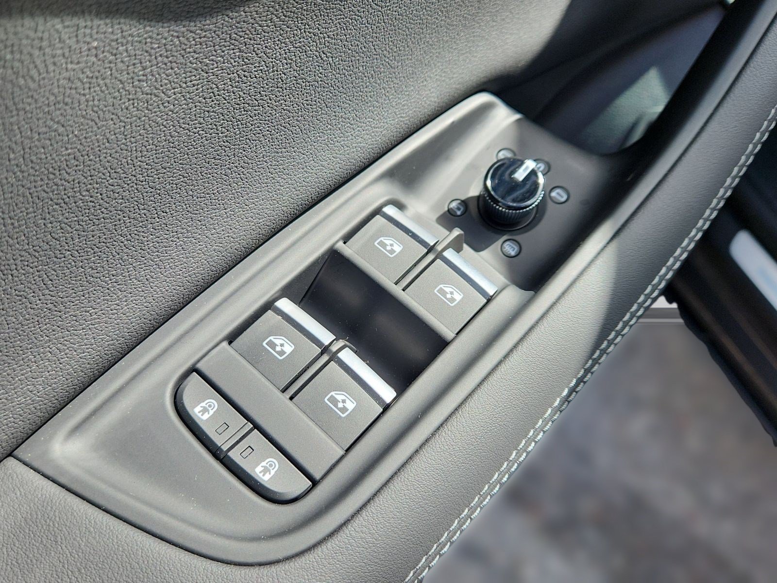 2026 Audi Q8 Premium Plus - Photo 7