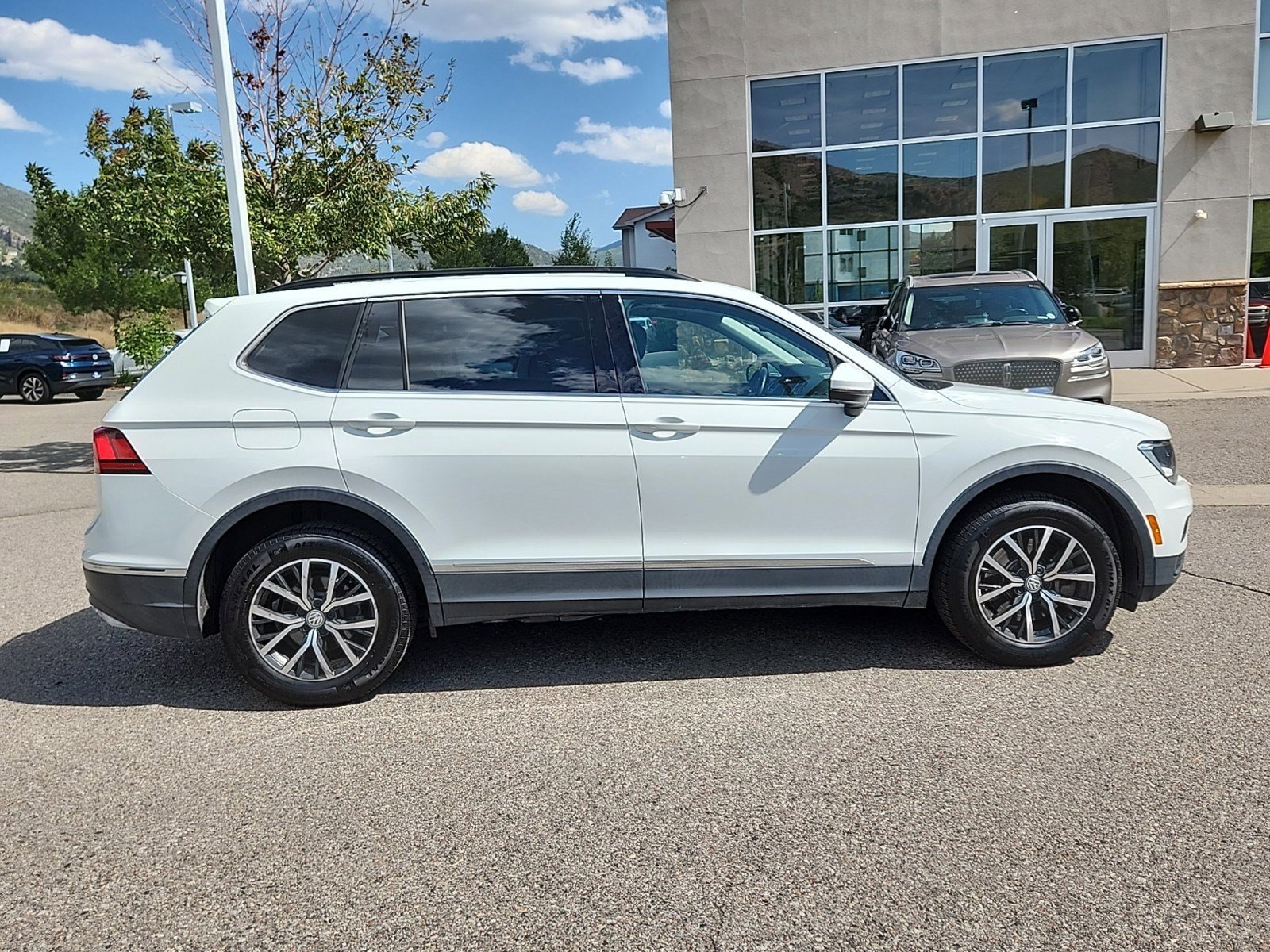 Used 2018 Volkswagen Tiguan SE with VIN 3VV3B7AX0JM221027 for sale in Glenwood Springs, CO