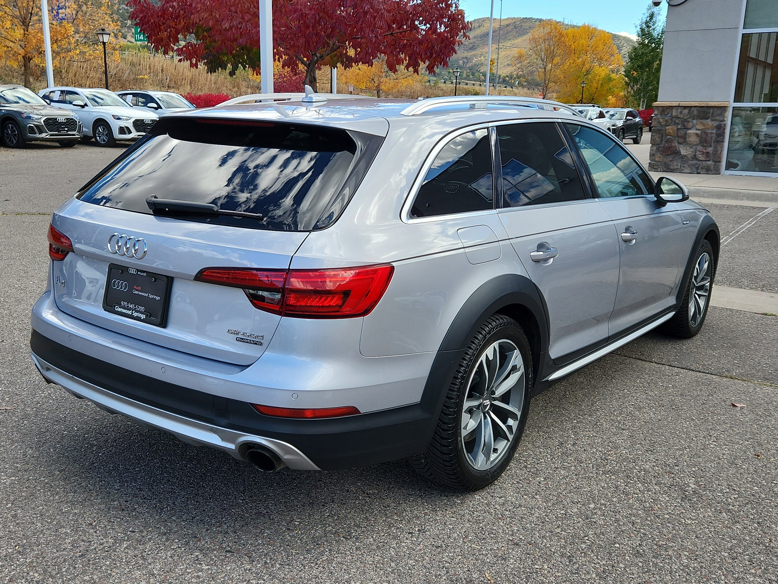 2017 Audi A4 Allroad Premium Plus photo 2