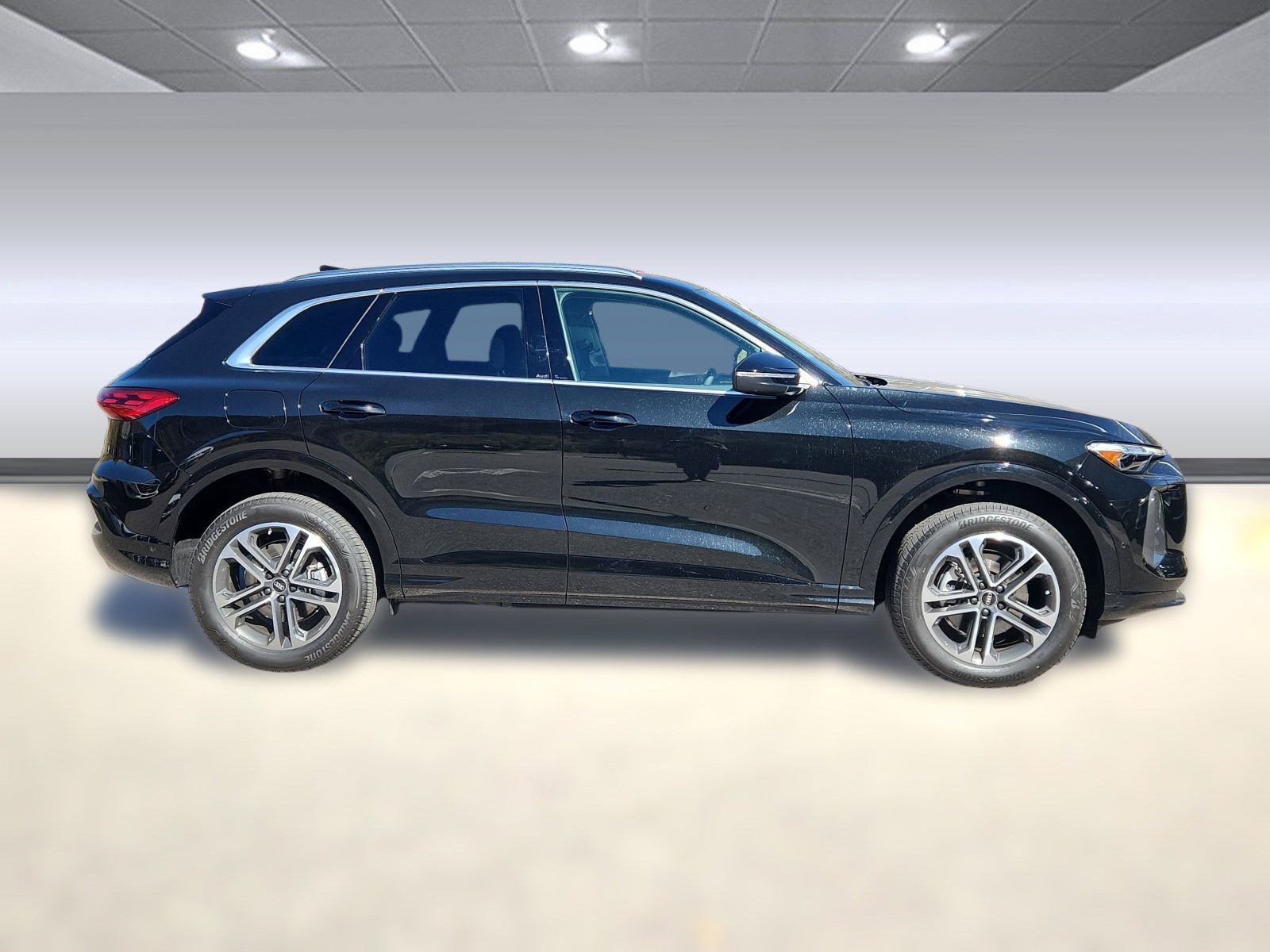 2025 Audi Q5 Premium Plus TFSI photo 2