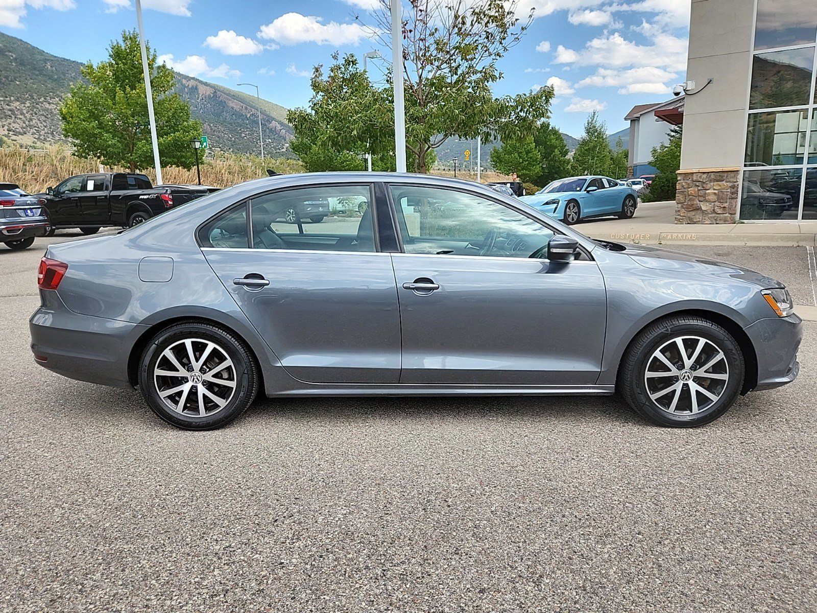 Used 2017 Volkswagen Jetta SE with VIN 3VWB67AJ7HM394500 for sale in Glenwood Springs, CO