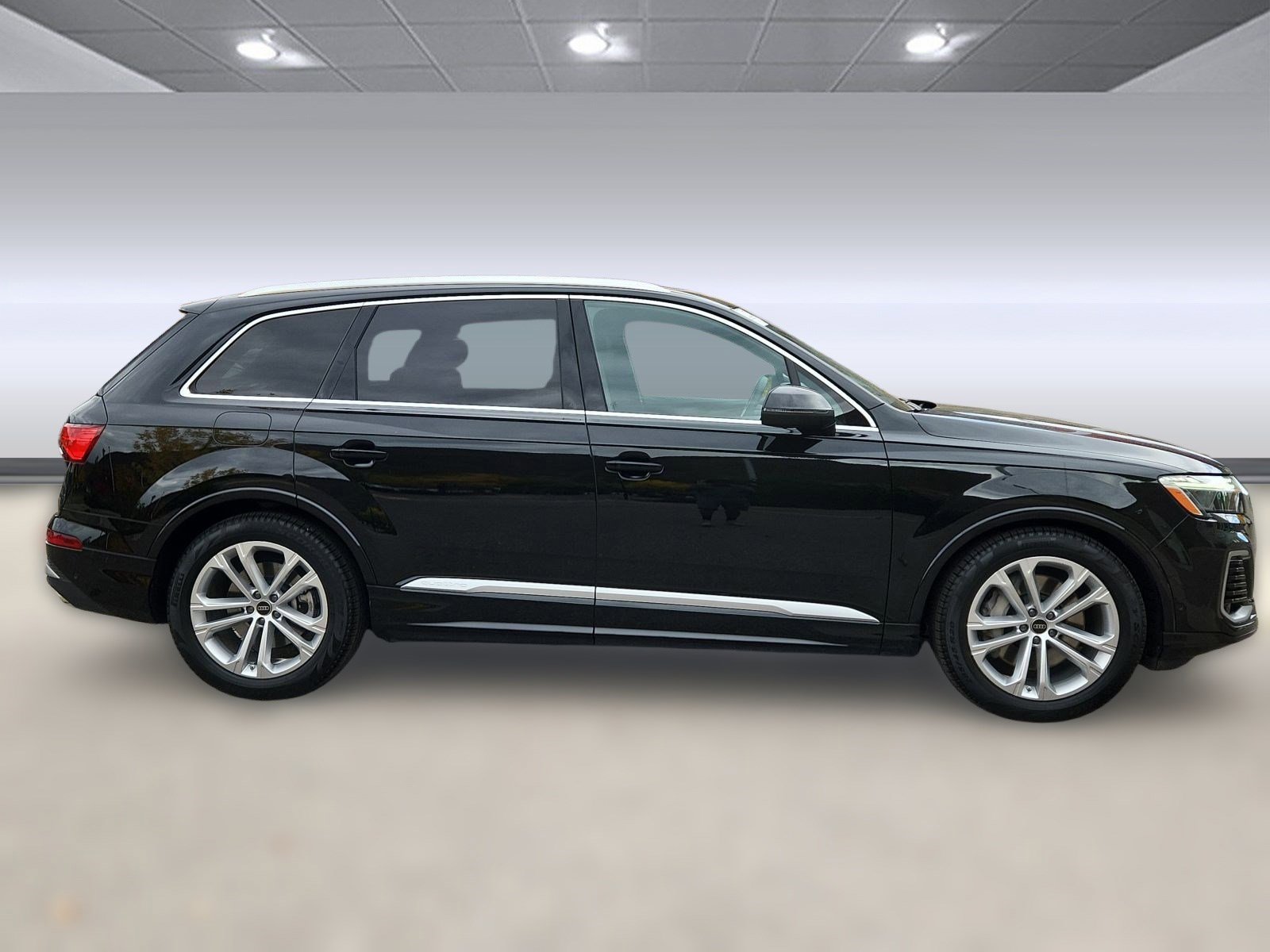 2025 Audi Q7 Prestige 55 photo 2