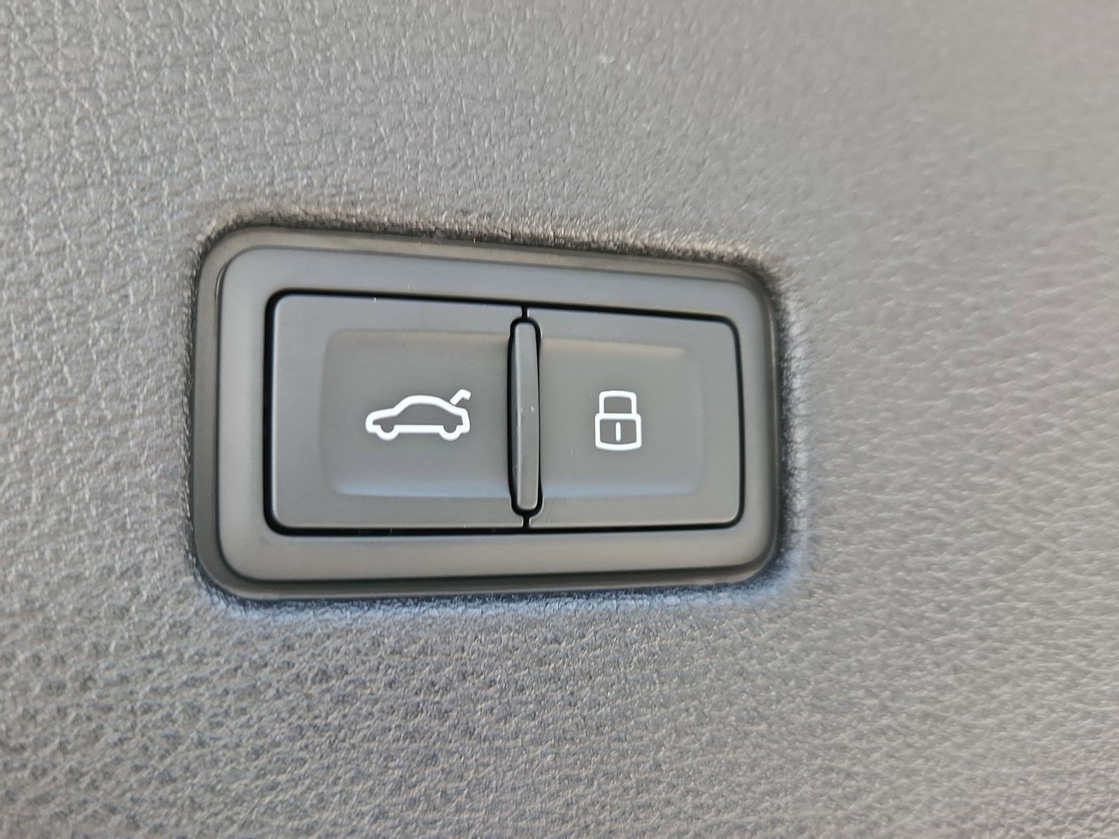 2026 Audi Q8 Premium Plus - Photo 15