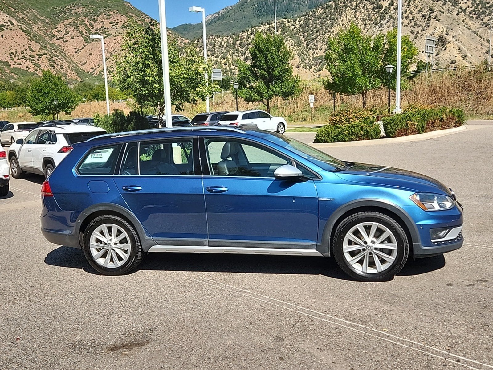 Used 2017 Volkswagen Golf Alltrack Alltrack SE with VIN 3VWH17AU4HM516278 for sale in Glenwood Springs, CO