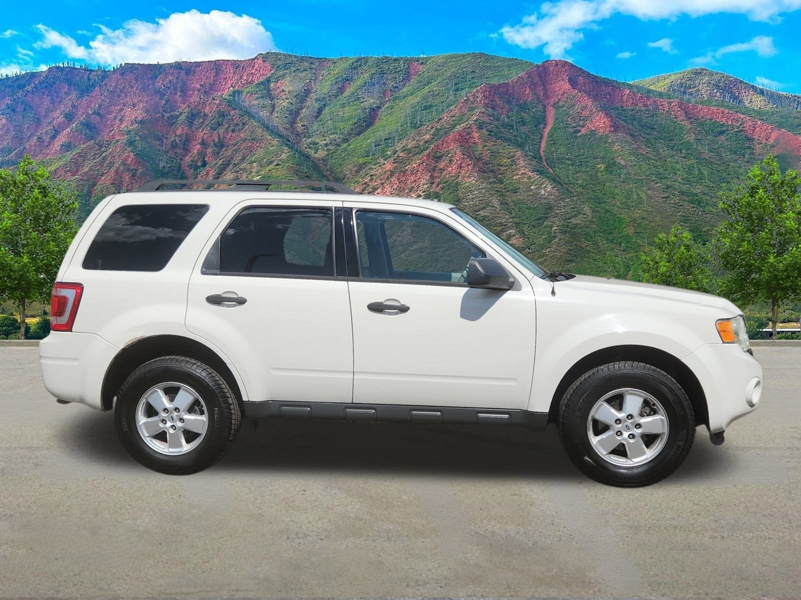 Used 2010 Ford Escape XLT with VIN 1FMCU9D72AKB41120 for sale in Glenwood Springs, CO