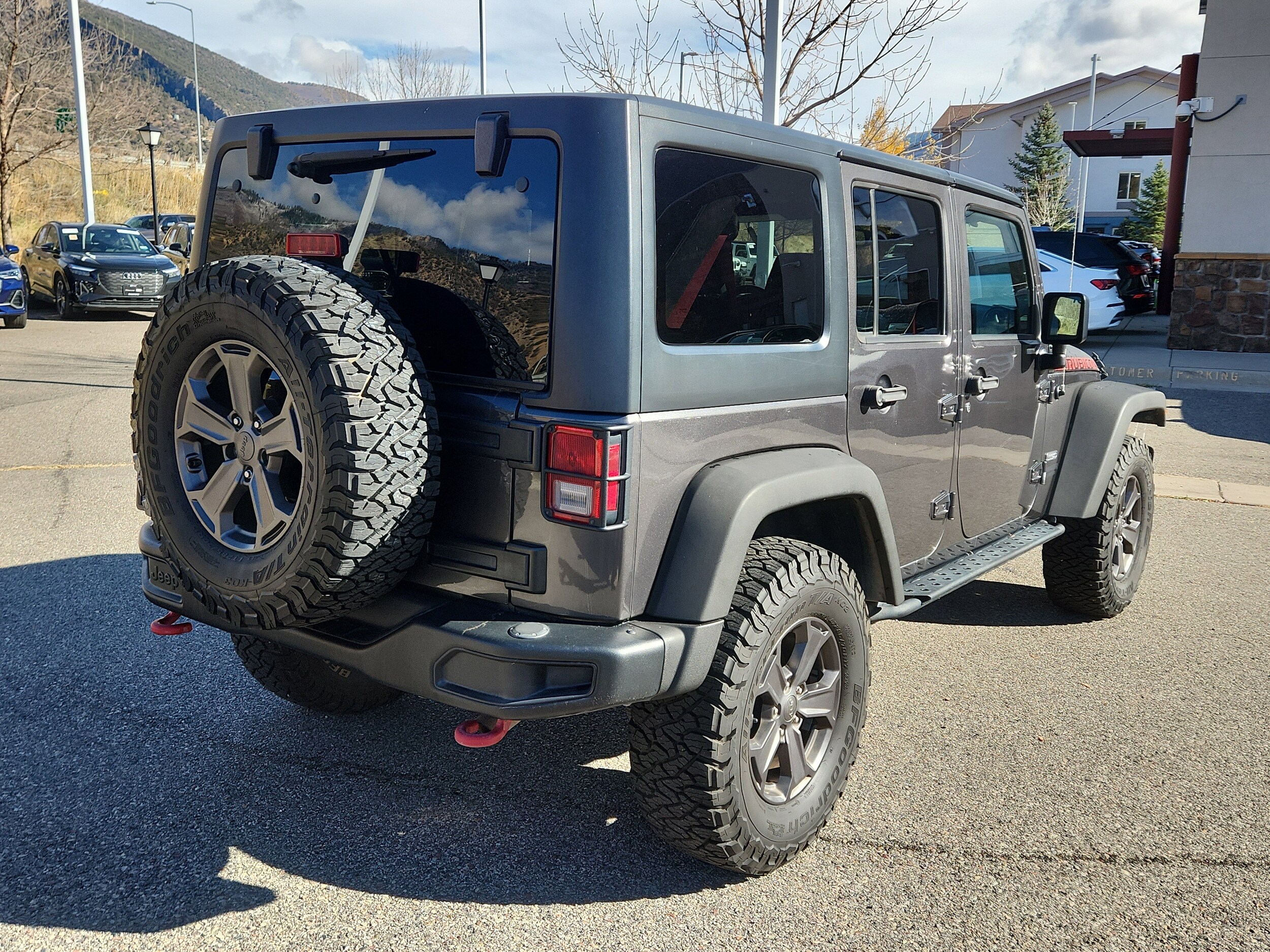 2017 Jeep Wrangler Unlimited Rubicon Recon photo 2