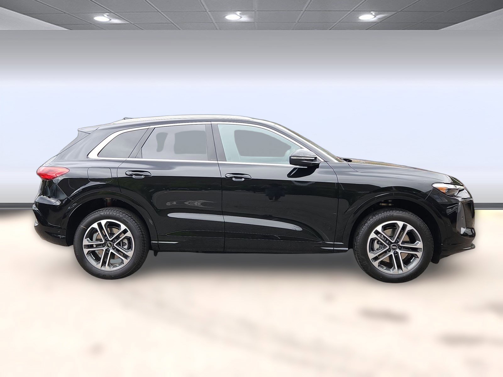 2025 Audi Q5 Premium Plus TFSI photo 2