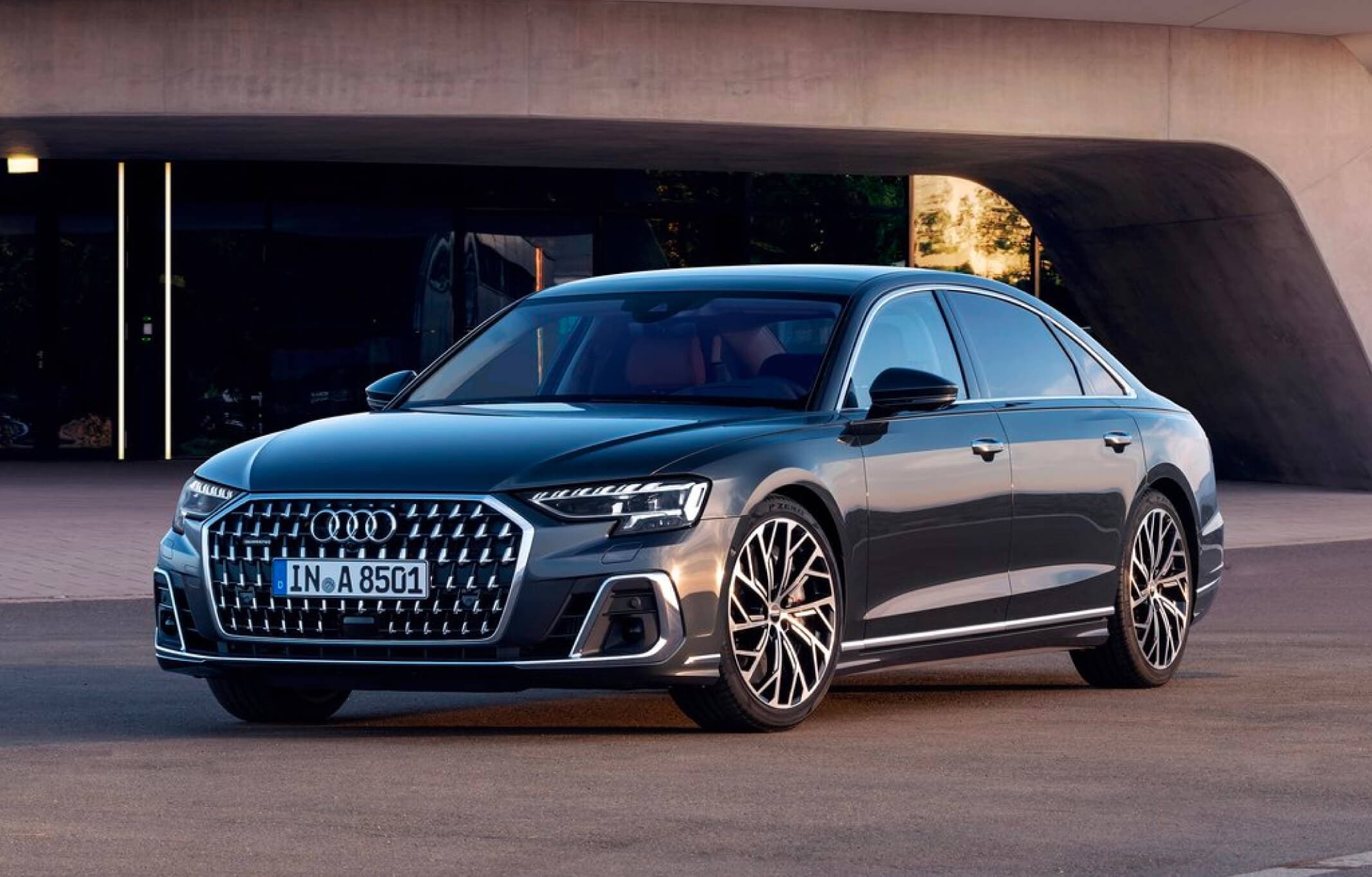 S8-in-an-elegant-luxury-Sedan-with-Driving-Appeal_Feature-1.jpg