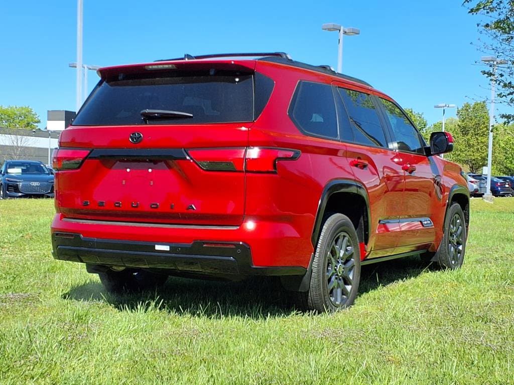 2024 Toyota Sequoia Platinum - Photo 8