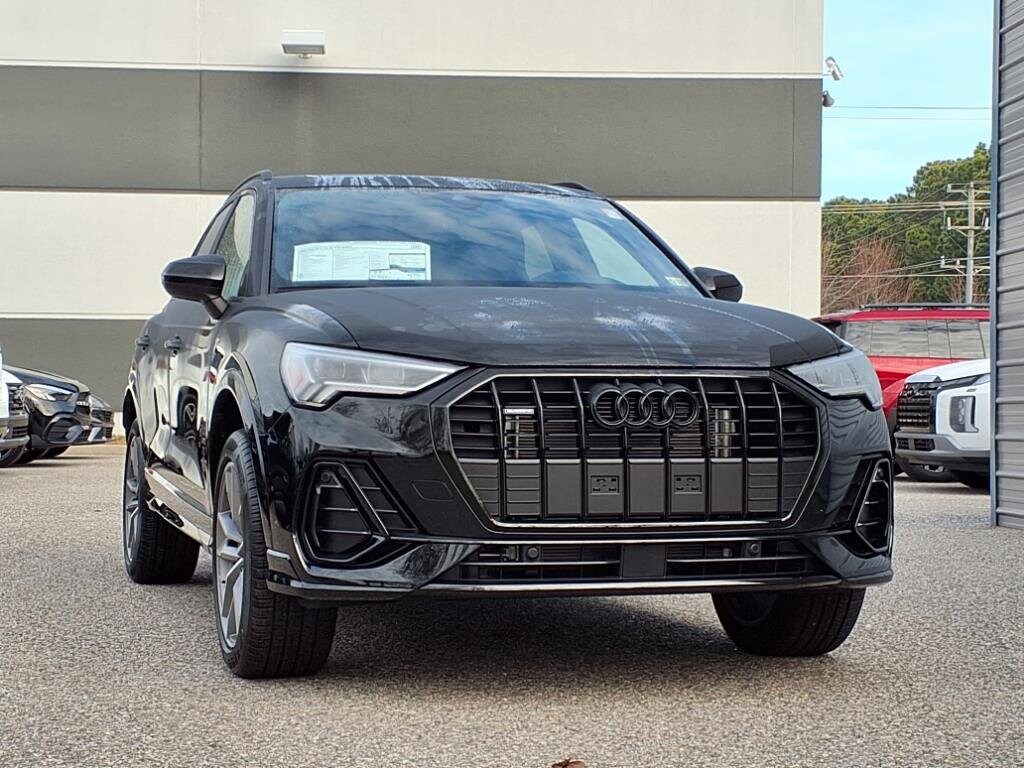 2025 Audi Q3 S line Premium photo 2