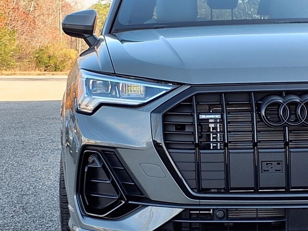 2025 Audi Q3 Premium S line photo 2