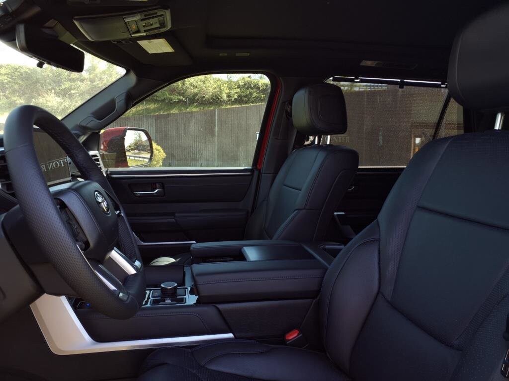 2024 Toyota Sequoia Platinum - Photo 10