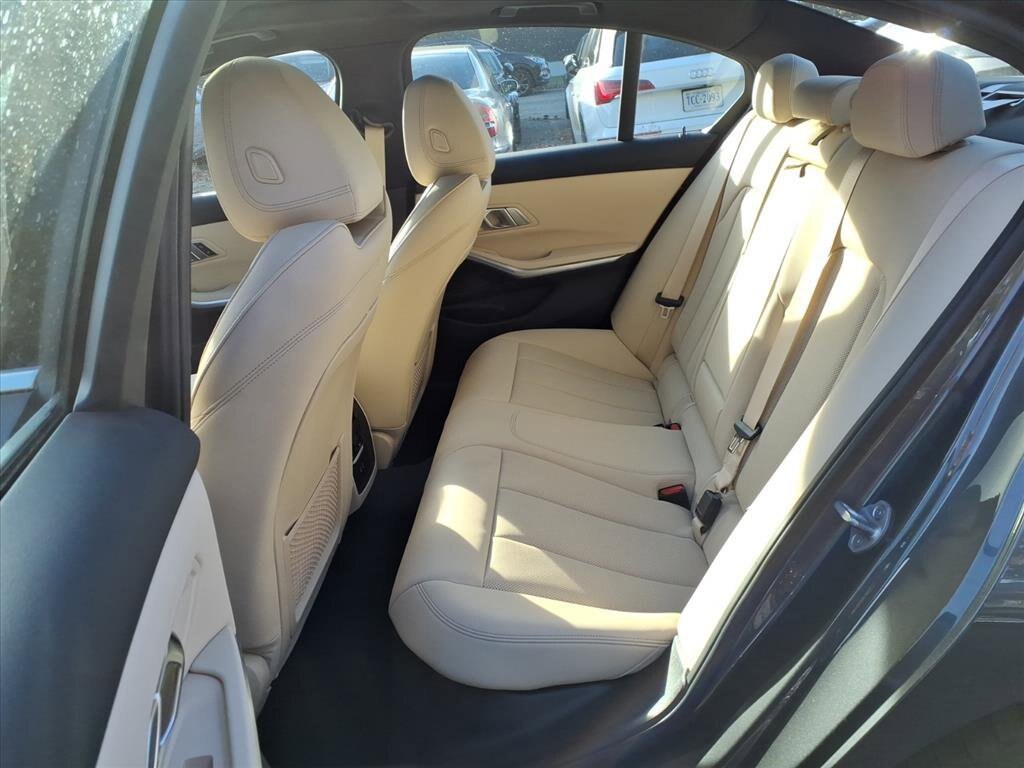 2022 BMW 3 Series 330e - Photo 11