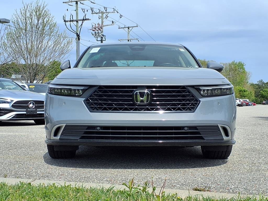 2023 Honda Accord Hybrid Touring photo 3