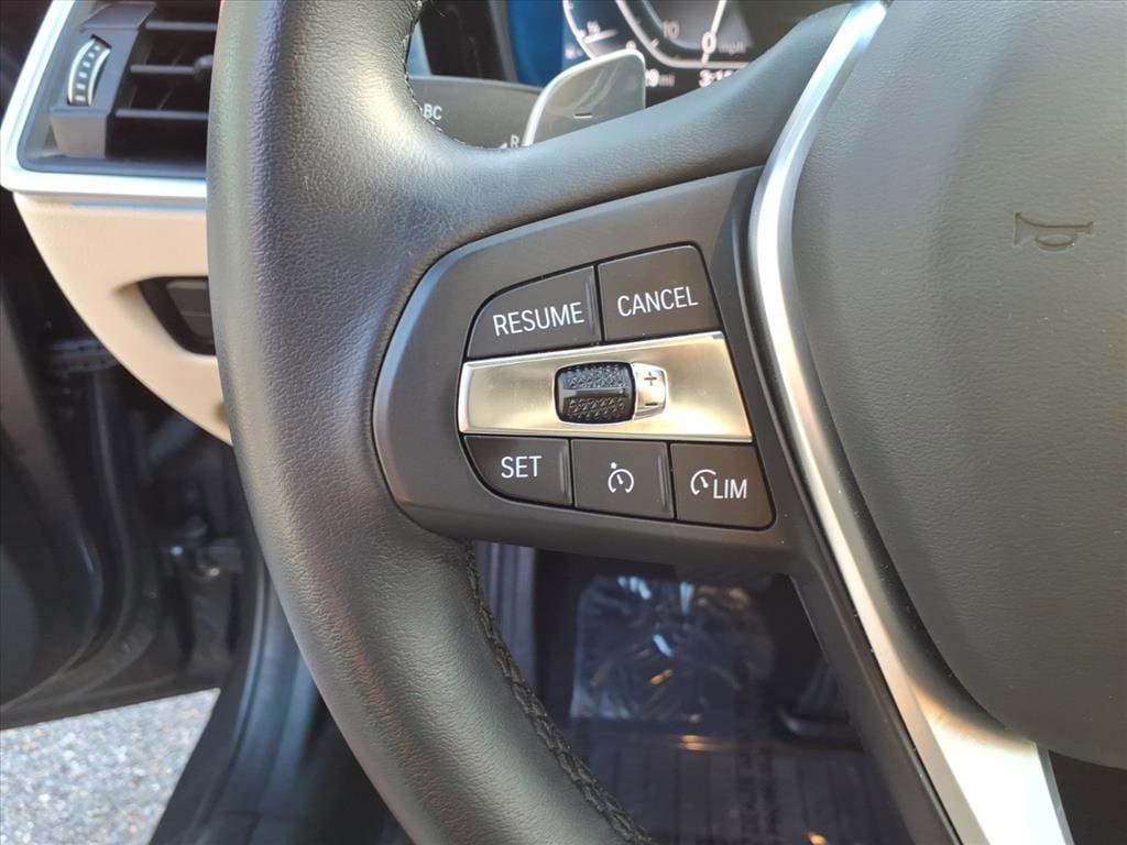 2022 BMW 3 Series 330e - Photo 18