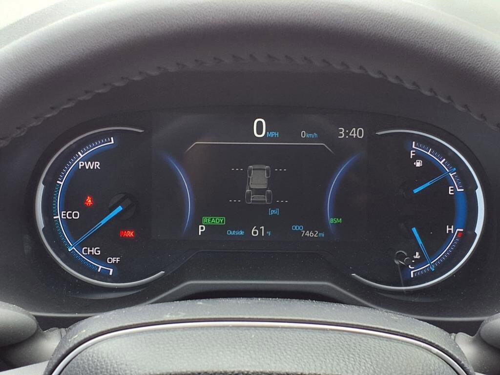 2024 Toyota RAV4 XSE - Photo 17