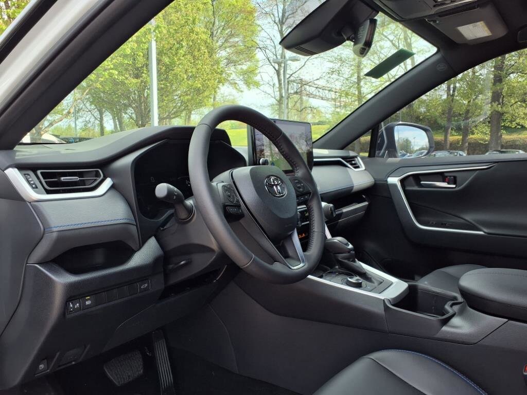 2024 Toyota RAV4 XSE - Photo 10