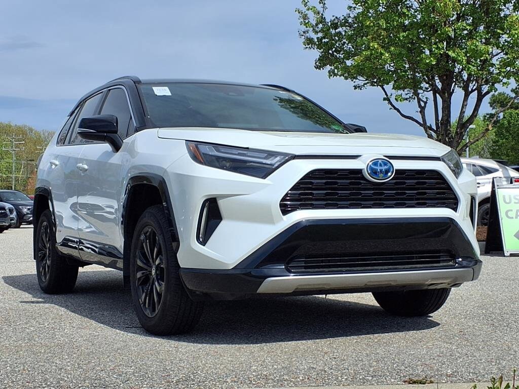 2024 Toyota RAV4 Hybrid XSE photo 2