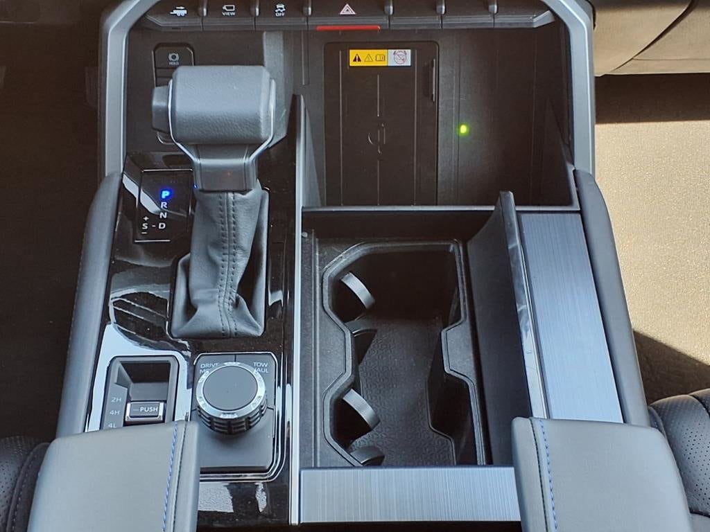 2024 Toyota Sequoia Platinum - Photo 18