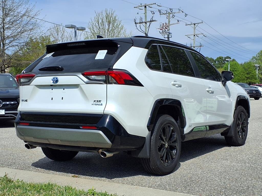 2024 Toyota RAV4 XSE - Photo 8