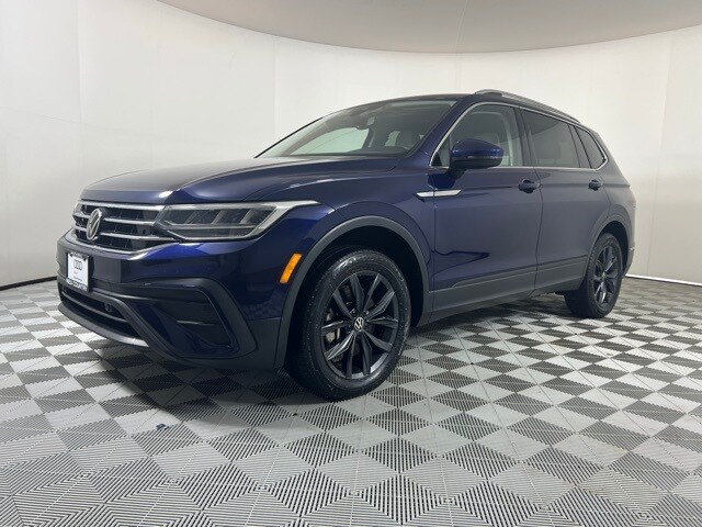2023 Volkswagen Tiguan SE photo 3