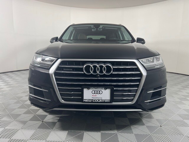 Used 2019 Audi Q7 SE Premium Plus with VIN WA1LAAF78KD045956 for sale in Hawthorne, NY