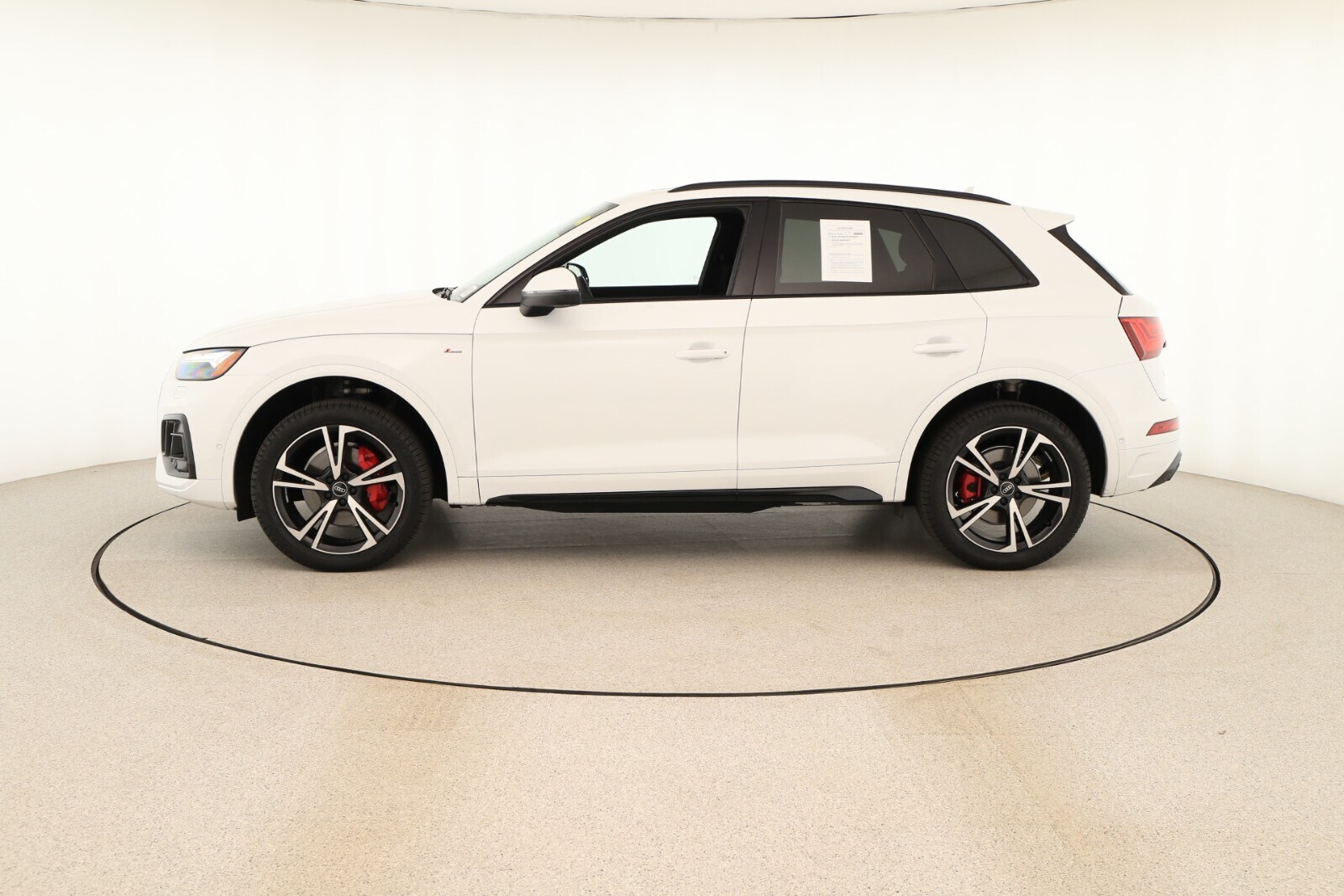 2025 Audi Q5 45 S line Prestige photo 2