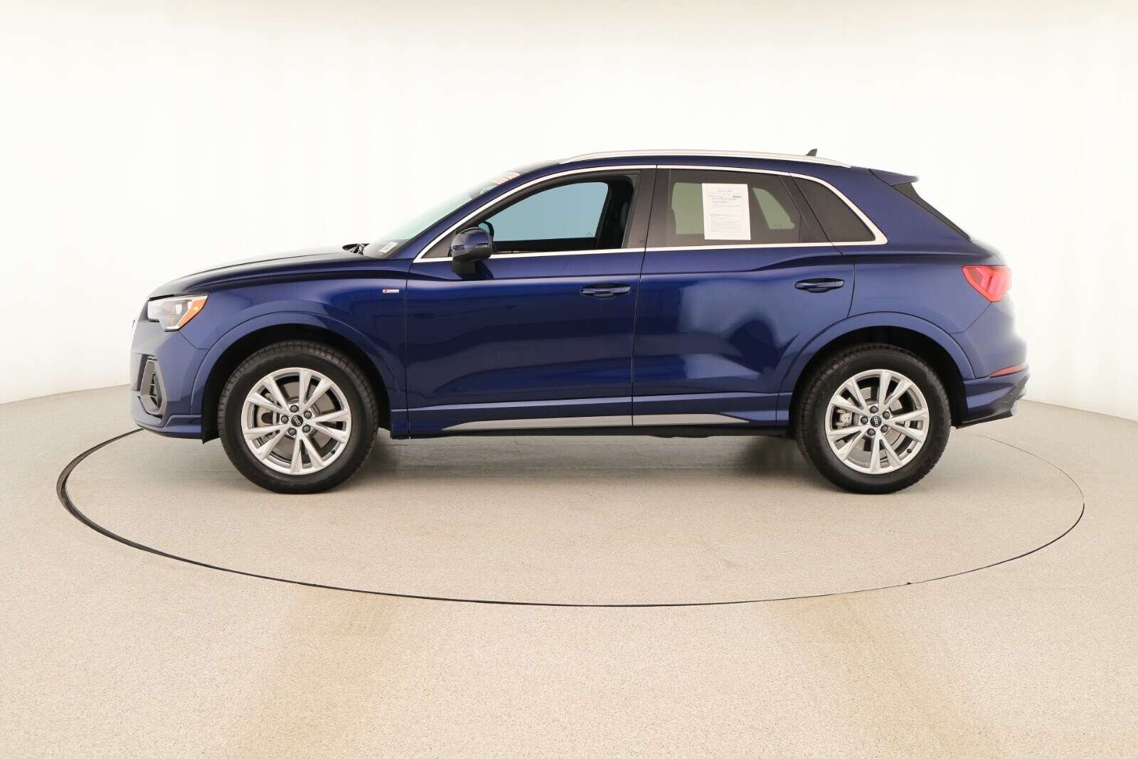 2022 Audi Q3 S line Premium photo 2