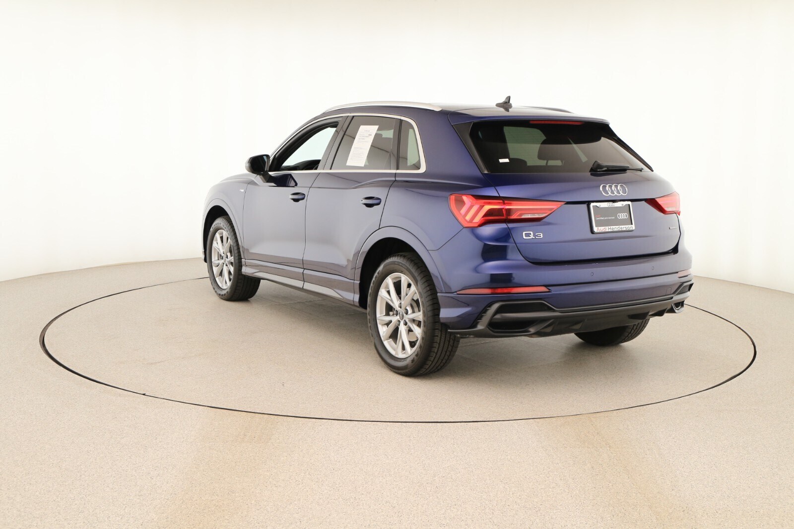2022 Audi Q3 S line Premium photo 4