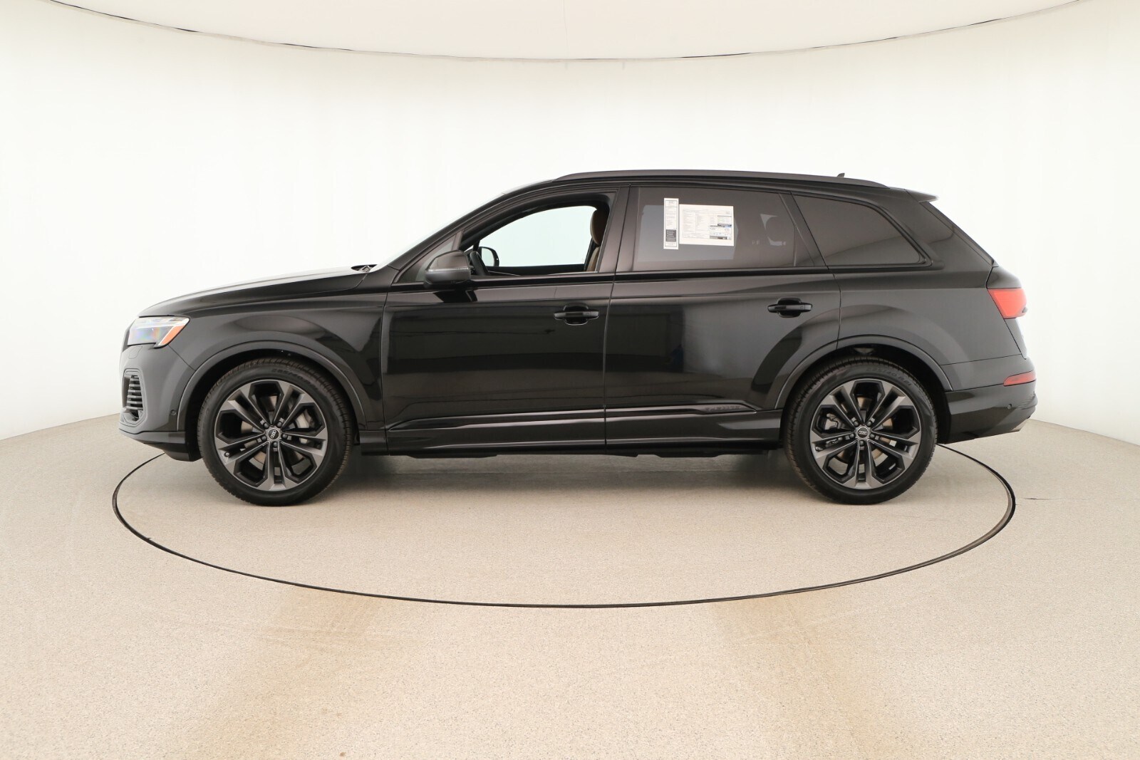 2025 Audi Q7 Prestige photo 2
