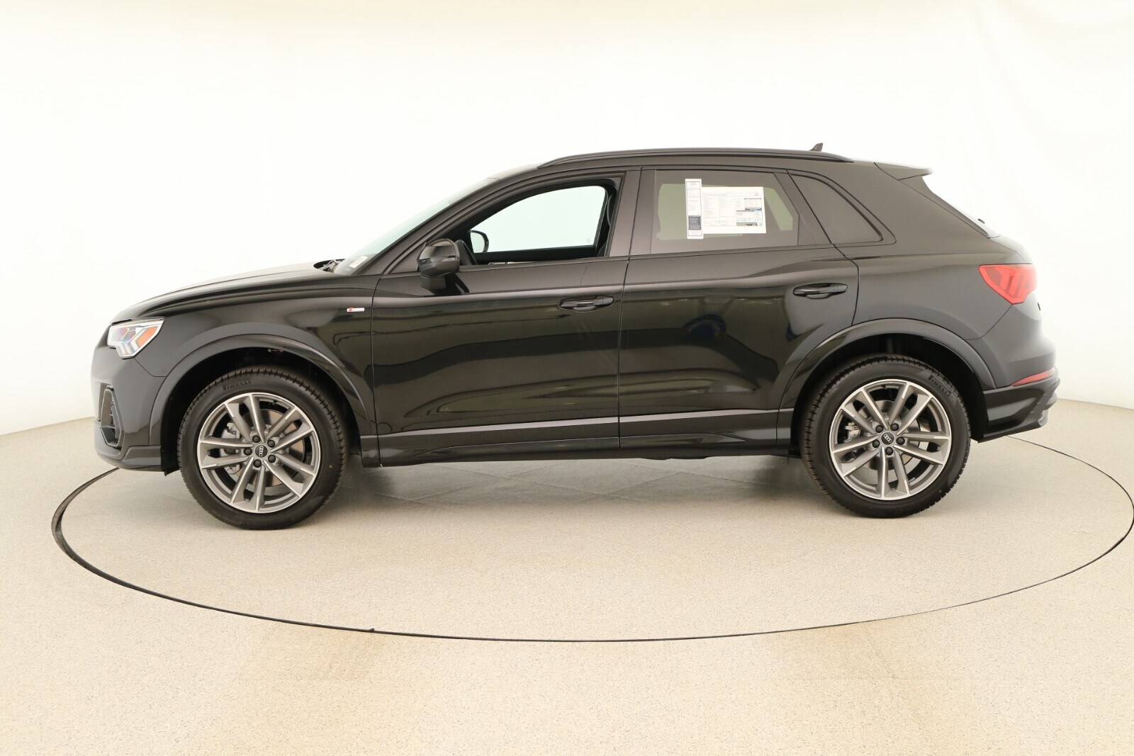 2025 Audi Q3 Premium photo 2