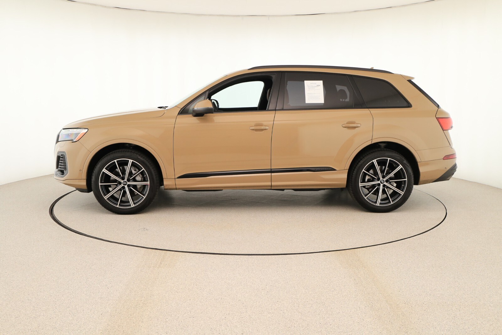 2025 Audi Q7 45 Premium Plus photo 2