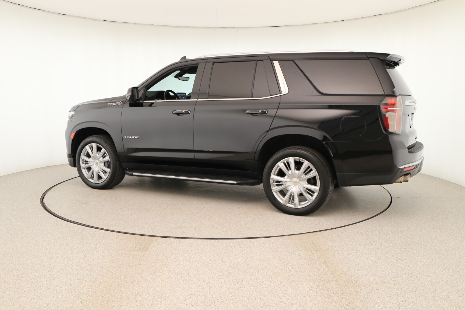 2021 Chevrolet Tahoe High Country photo 3
