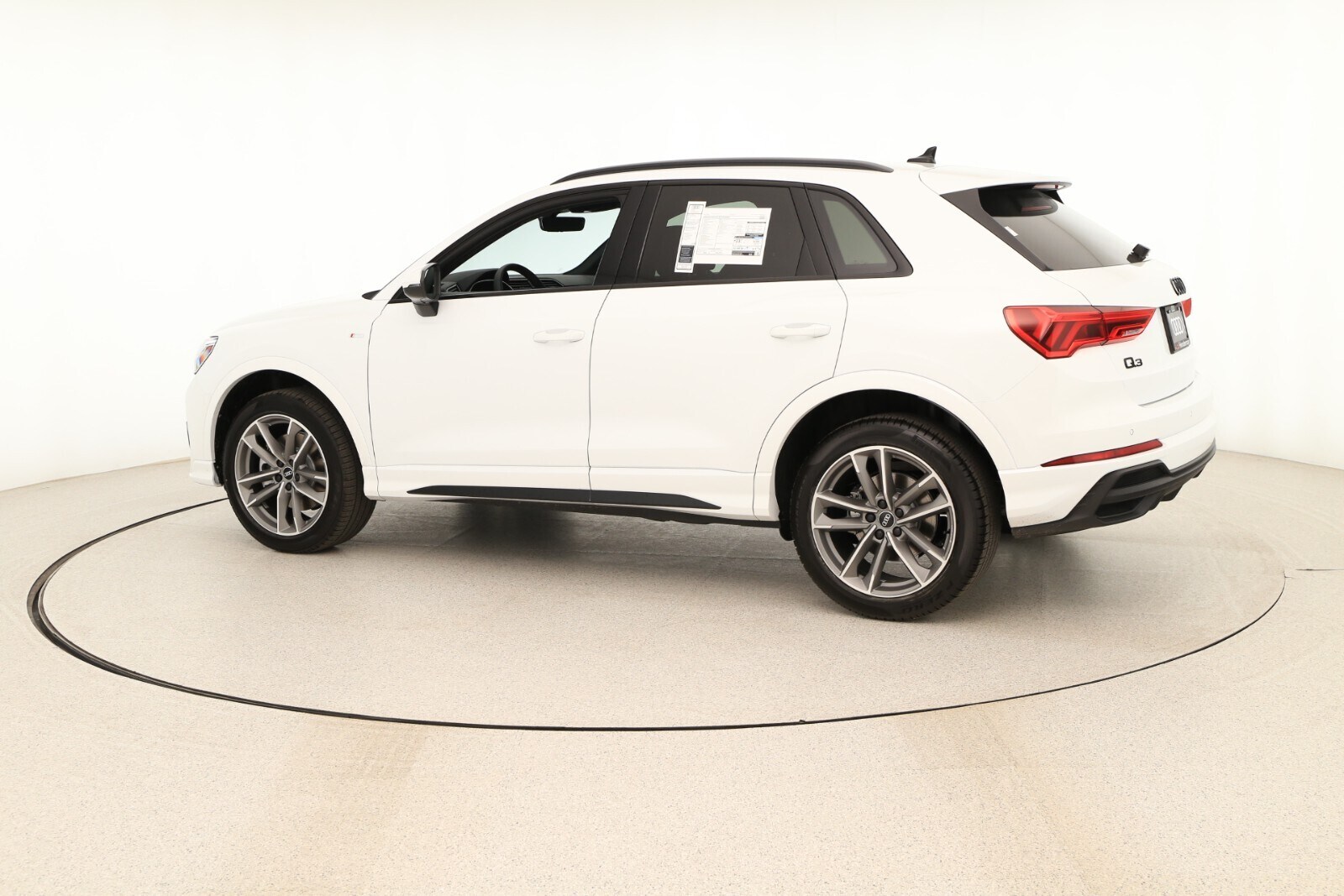 2025 Audi Q3 S line Premium photo 3
