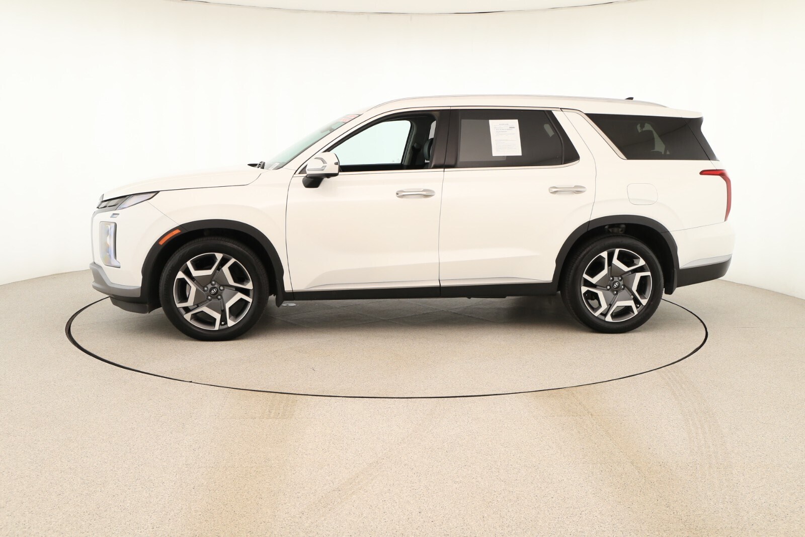 2023 Hyundai Palisade SEL photo 2