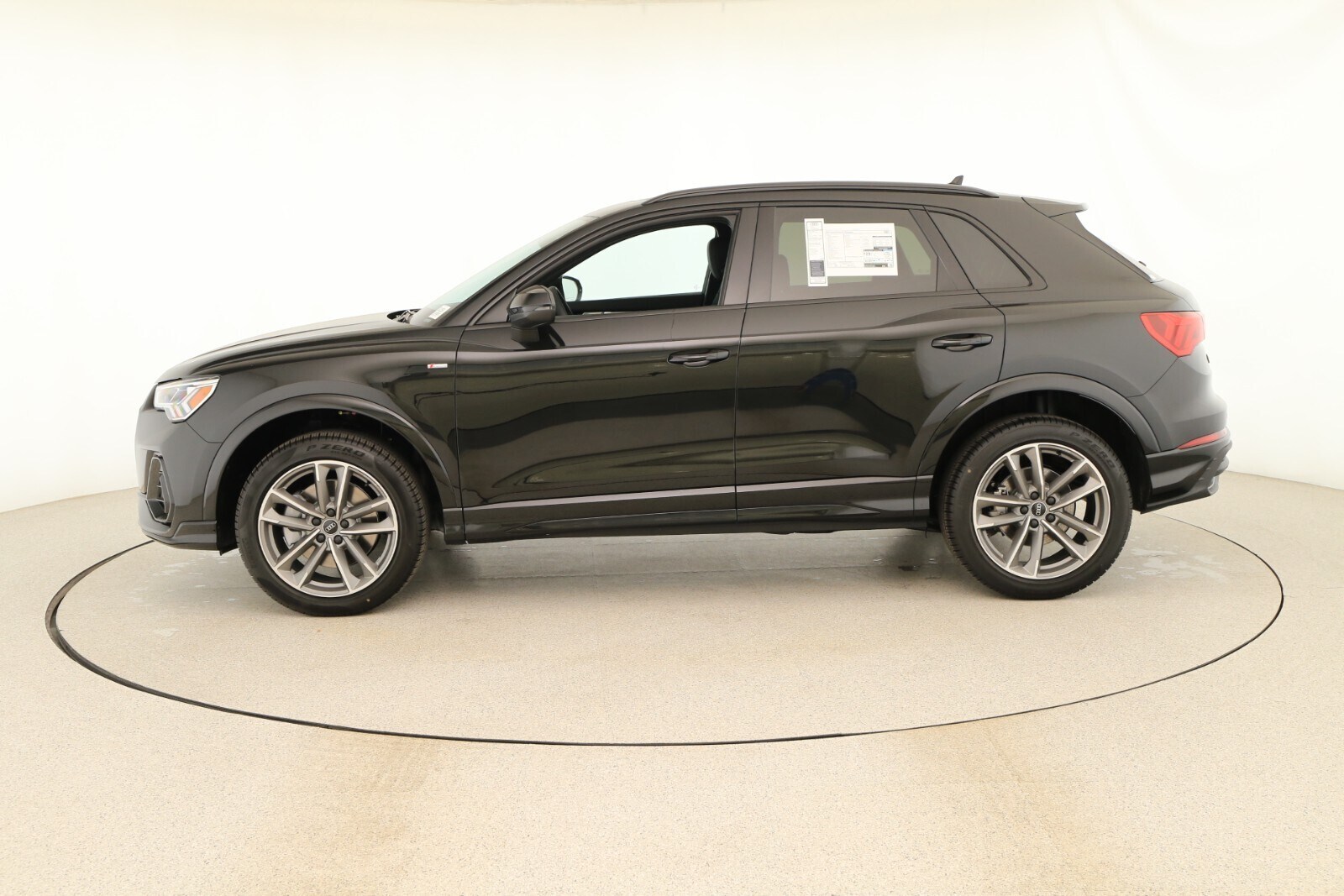 2025 Audi Q3 S line Premium photo 2