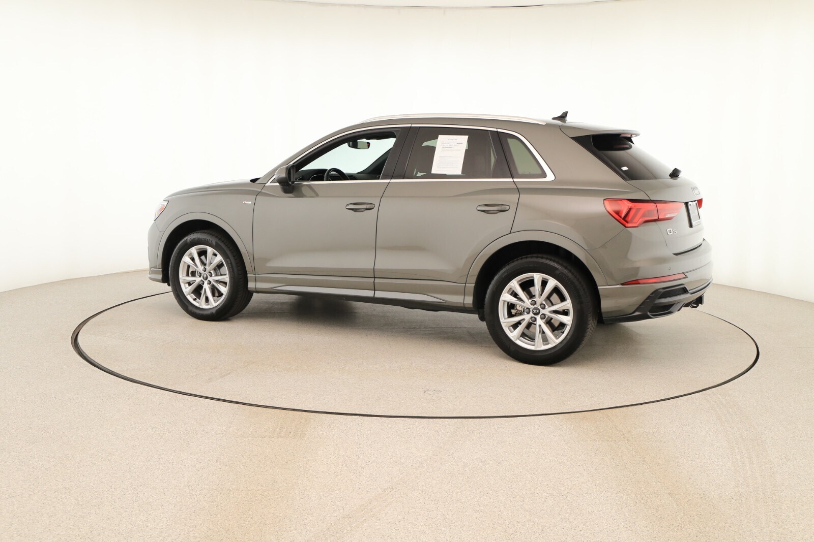 2022 Audi Q3 S line Premium Plus photo 3