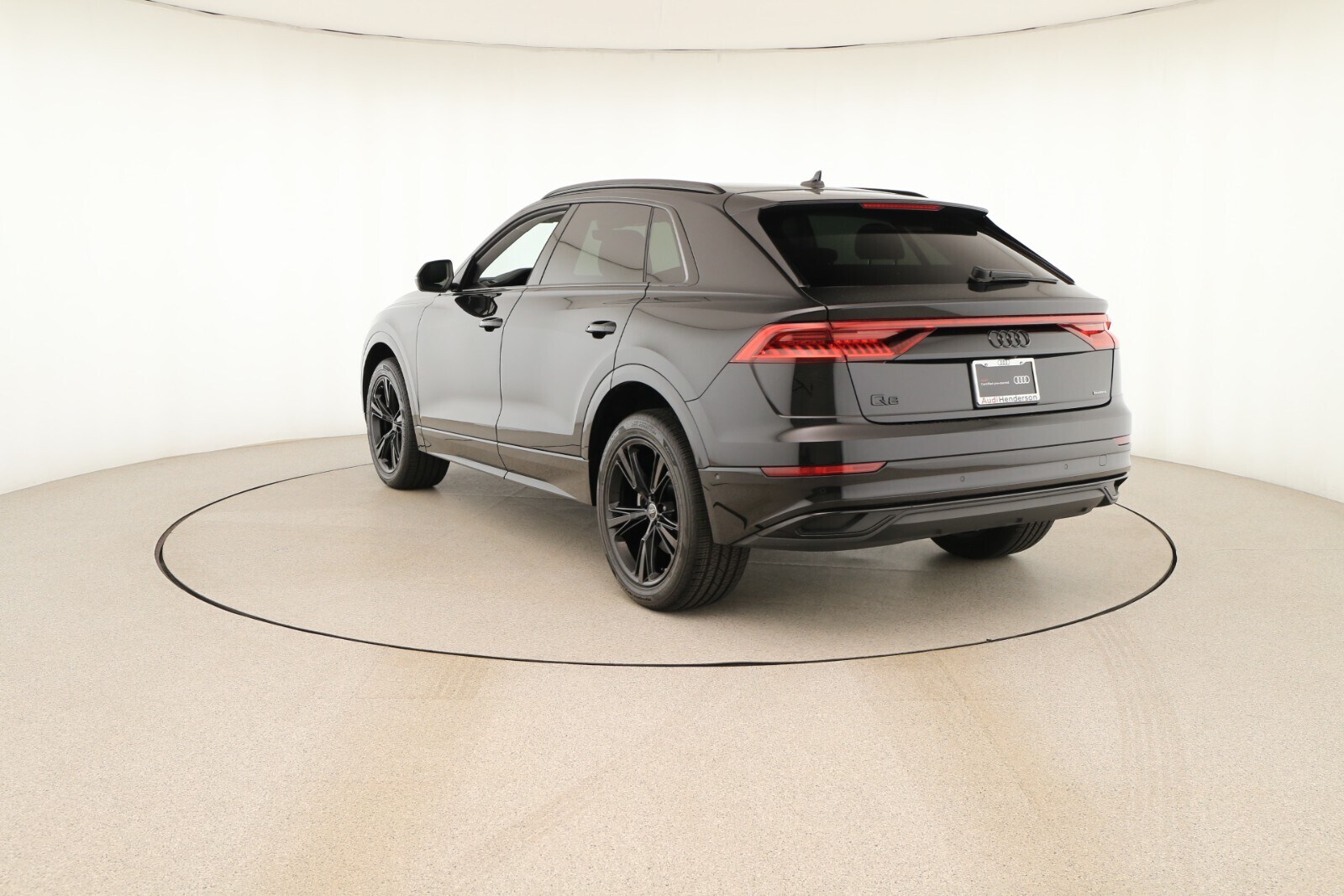 2023 Audi Q8 55 Premium photo 4