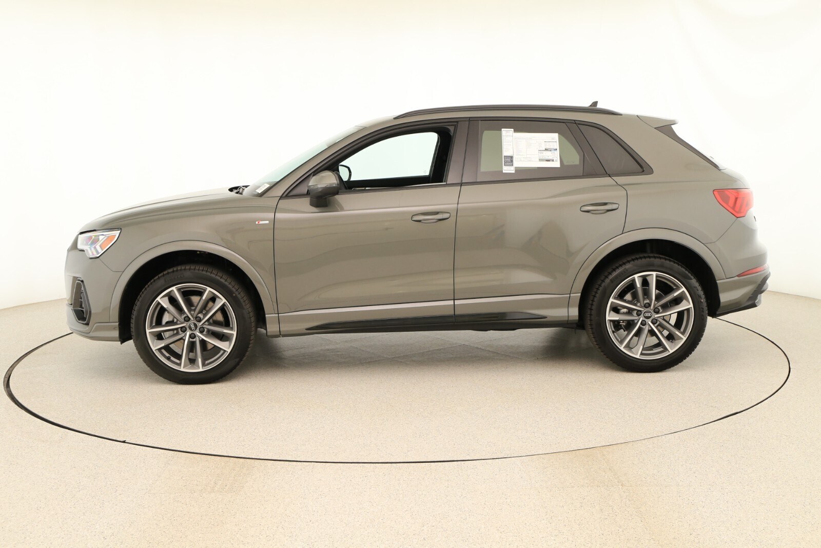 2025 Audi Q3 Premium photo 2