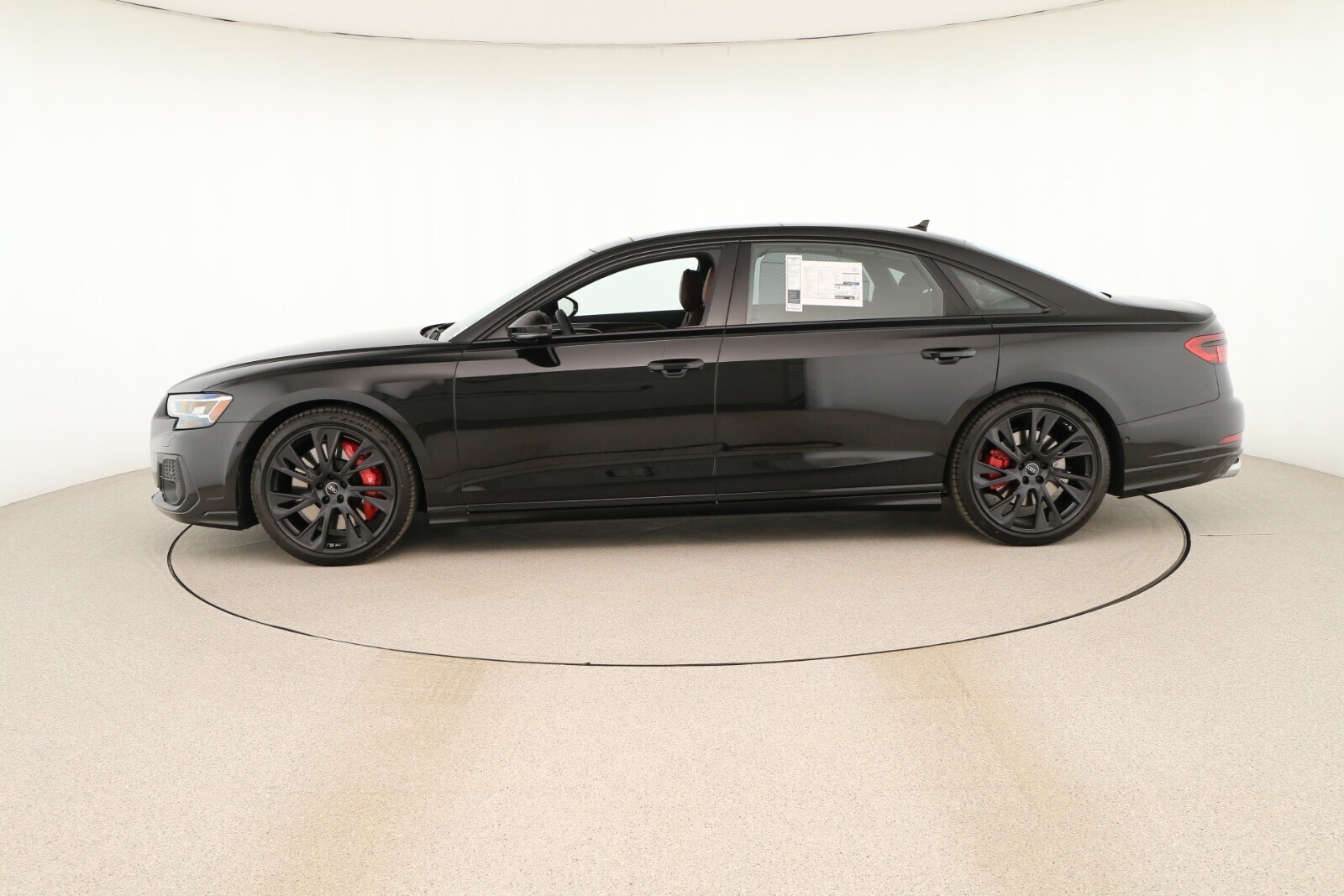 2025 Audi S8 Quattro photo 2