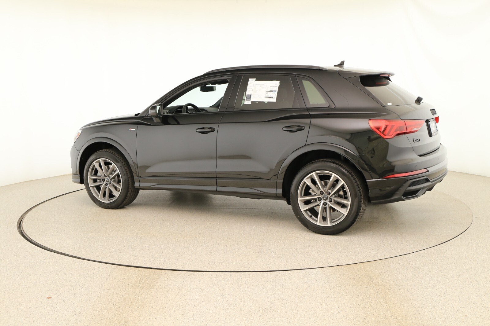 2025 Audi Q3 S line Premium photo 3