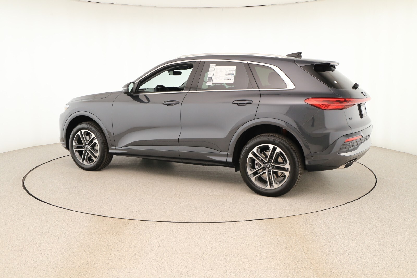 2025 Audi Q5 Premium photo 2