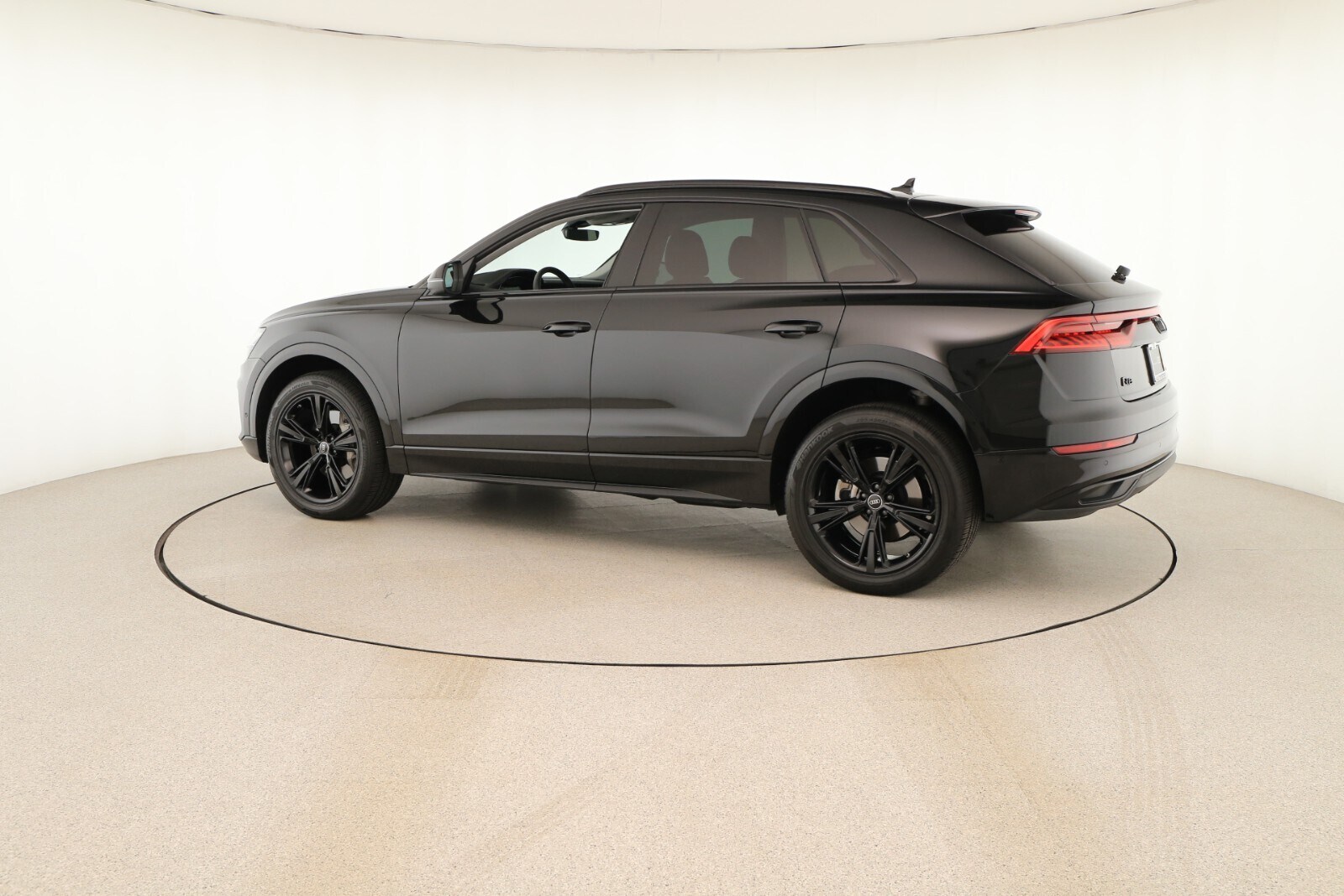 2023 Audi Q8 55 Premium photo 3
