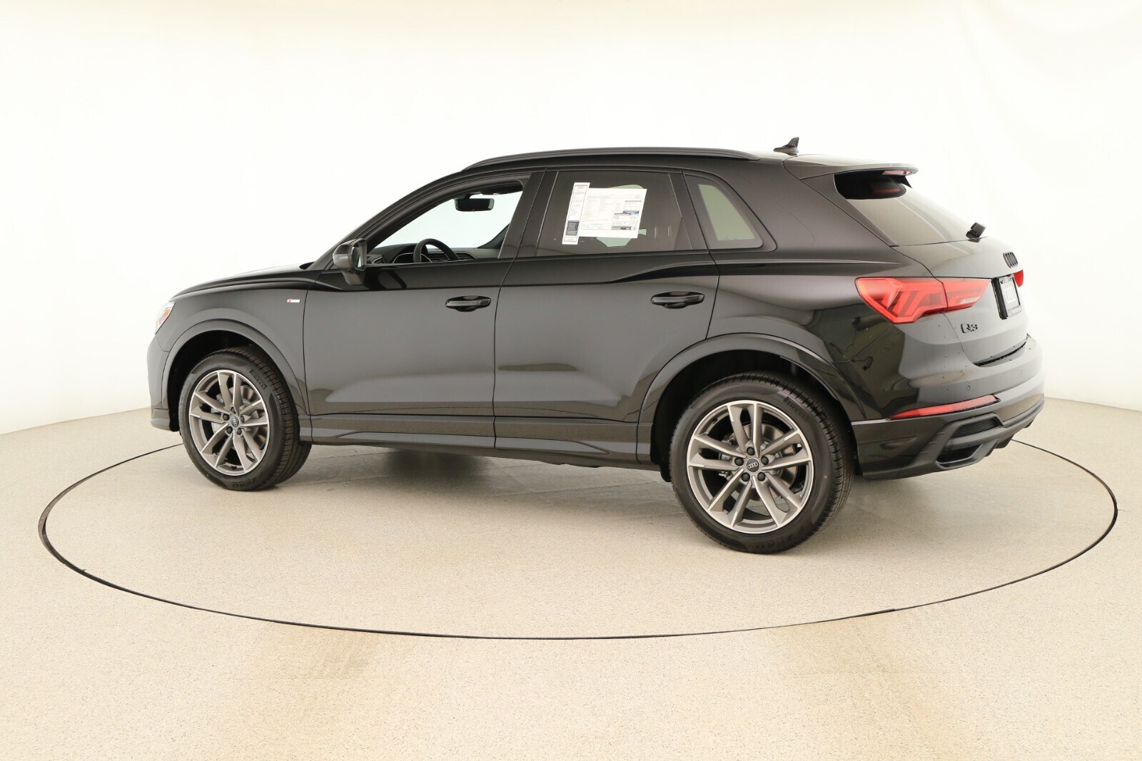 2025 Audi Q3 Premium photo 3